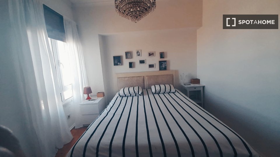 Double room Lisbon, 3 beds — photo 4