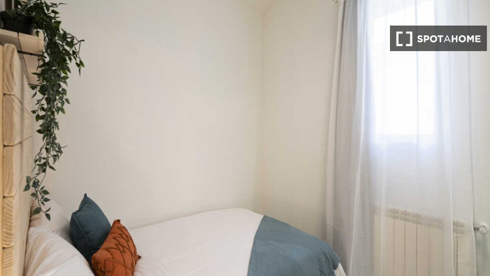 Double room Madrid, 17 beds — photo 69