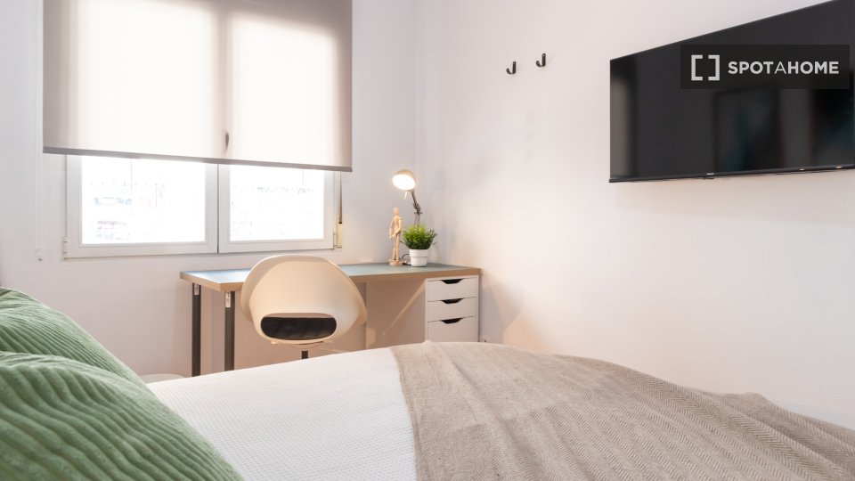 Double room Madrid, 6 beds, 134m² — photo 12