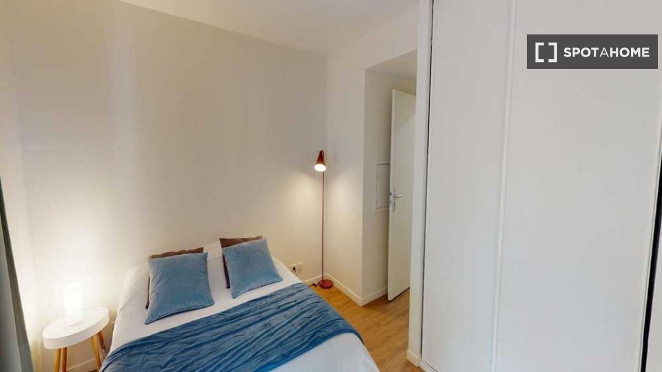 Double room Paris, 4 beds, 70m² — photo 1