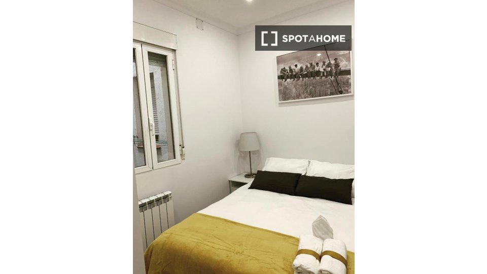 Habitación en piso compartido en madrid.