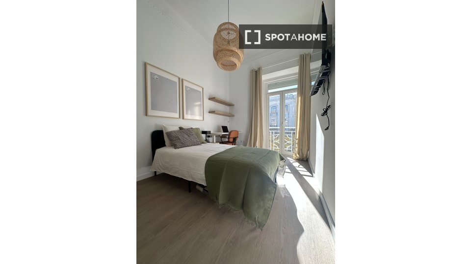 Double room Lisbon, 6 beds, 160m² — photo 10