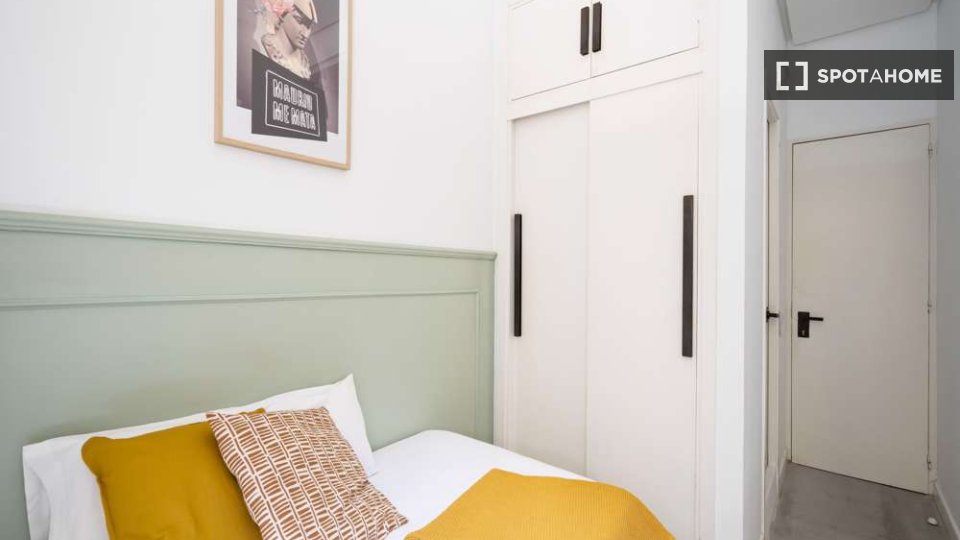 Double room Madrid, 68 beds, 2620m² — photo 3