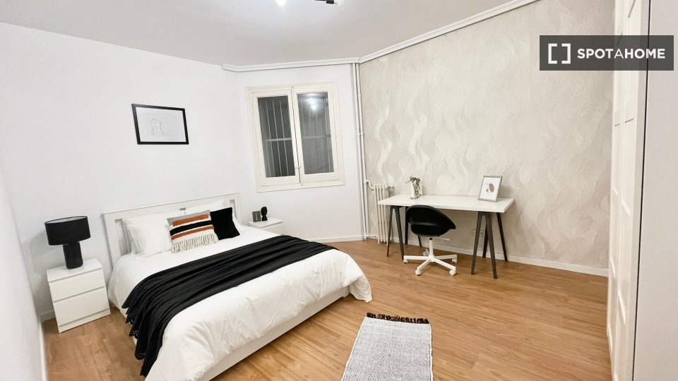 Double room Madrid, 5 beds — photo 17
