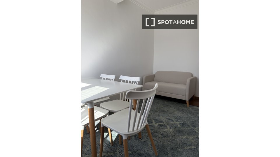 Double room Lisbon, 4 beds, 124m² — photo 3