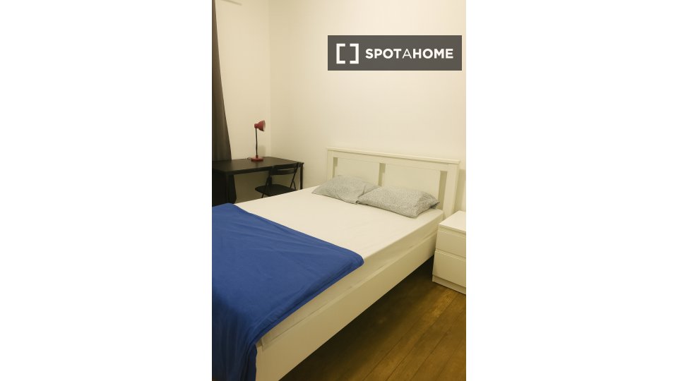 Double room Lisbon, 6 beds — photo 35