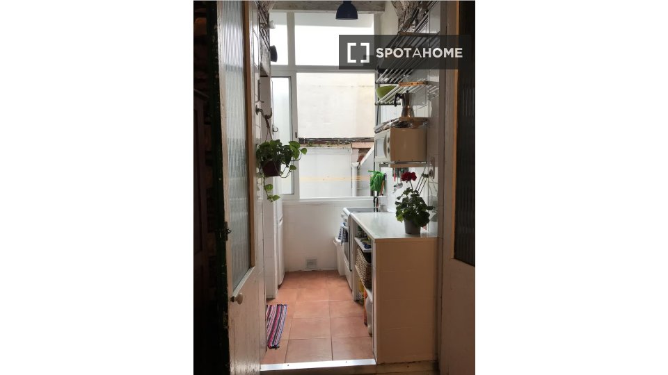 Double room Barcelona, 1 bed, 67m² — photo 3