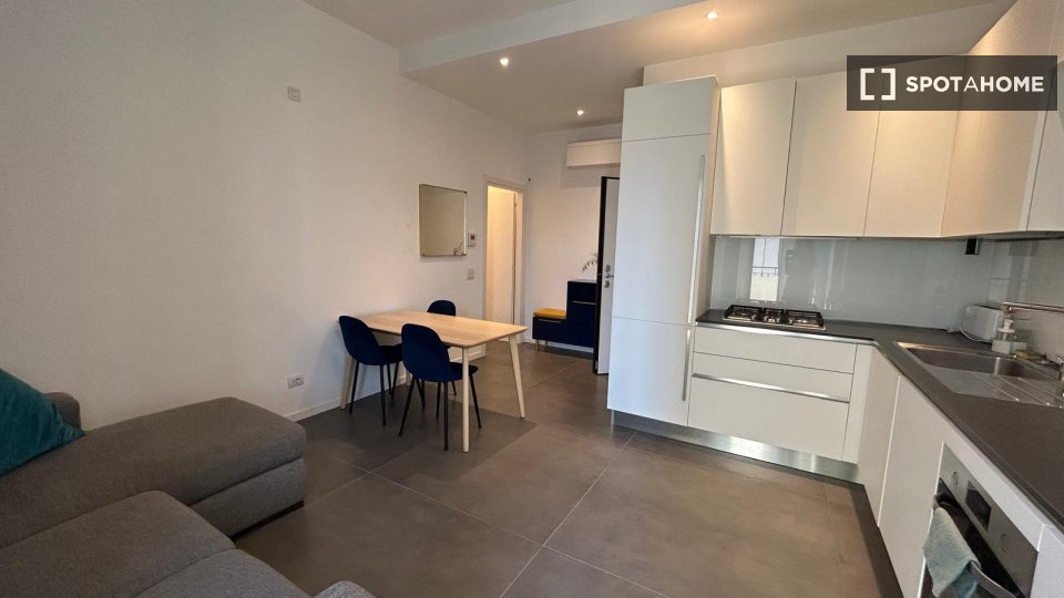 Apartment Milan, 2 beds, 75m² — photo 2