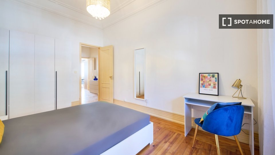 Double room Lisbon, 9 beds — photo 24