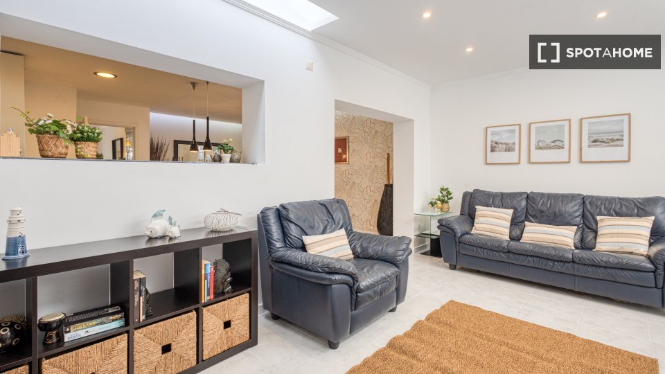 Double room Porto, 3 beds, 149m² — photo 8
