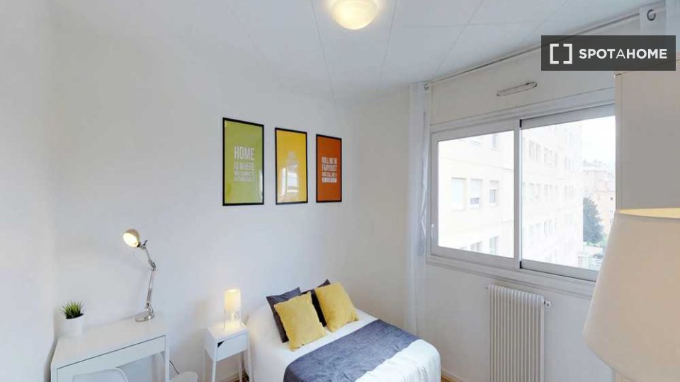Double room Lyon, 5 beds, 120m² — photo 1