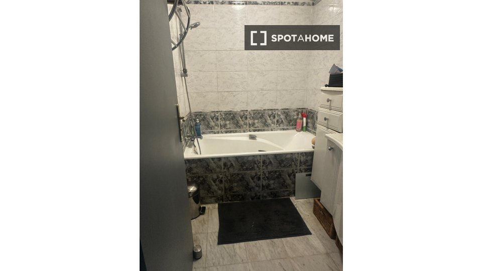Double room Paris, 3 beds, 100m² — photo 6
