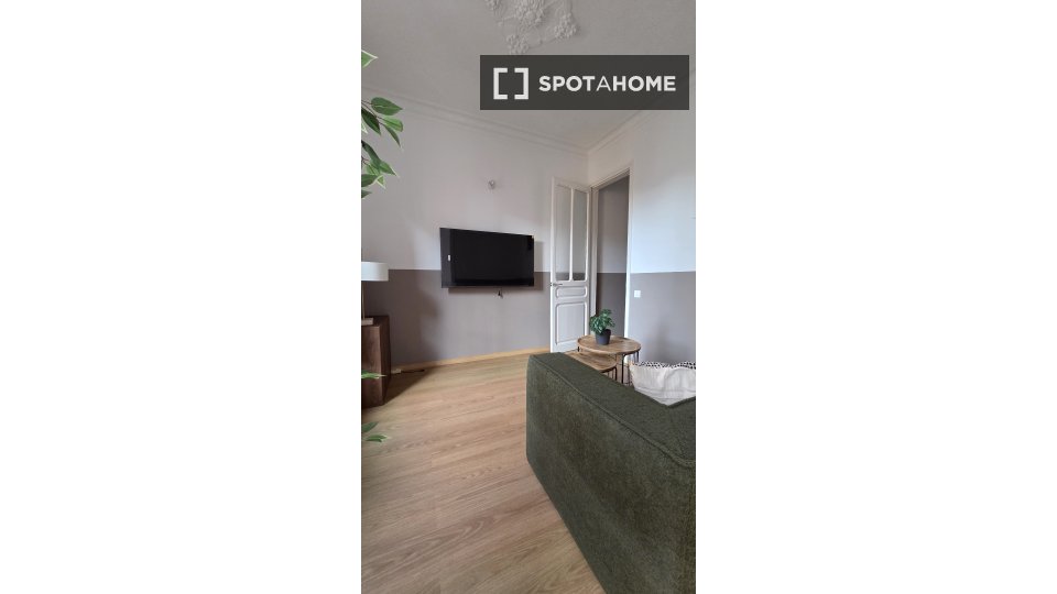 Apartment Barcelona, 3 beds, 70m² — photo 4