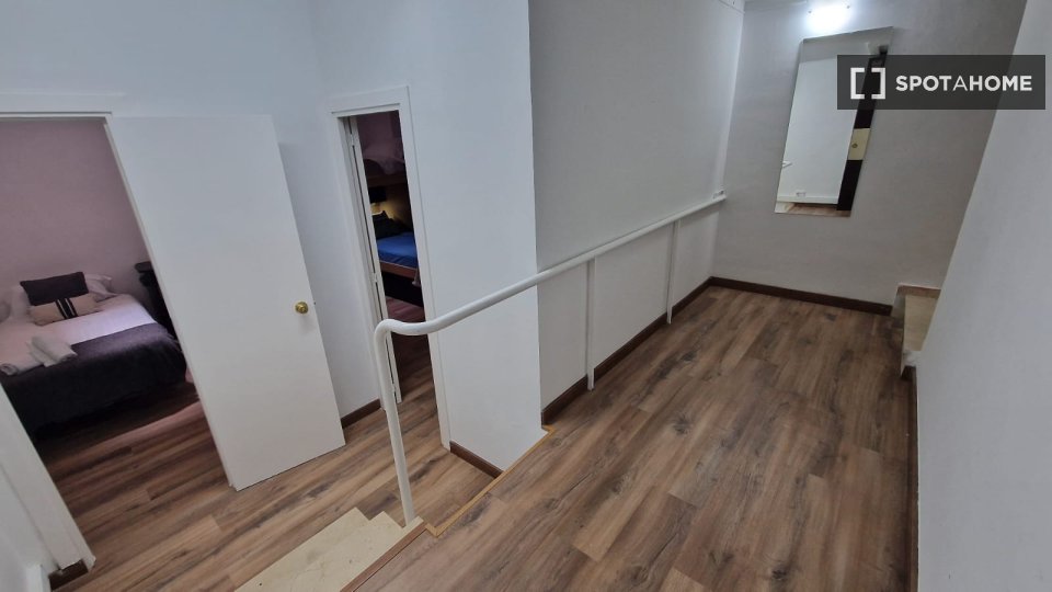 Apartment Barcelona, 5 beds, 110m² — photo 14