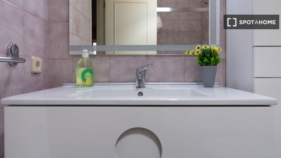 Double room Porto, 5 beds, 180m² — photo 14
