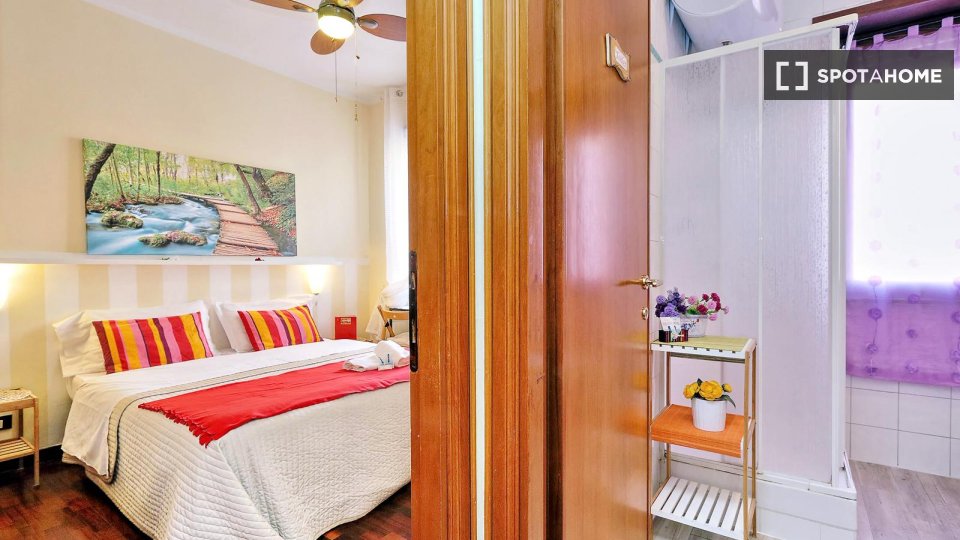 Double room Rome, 3 beds — photo 36