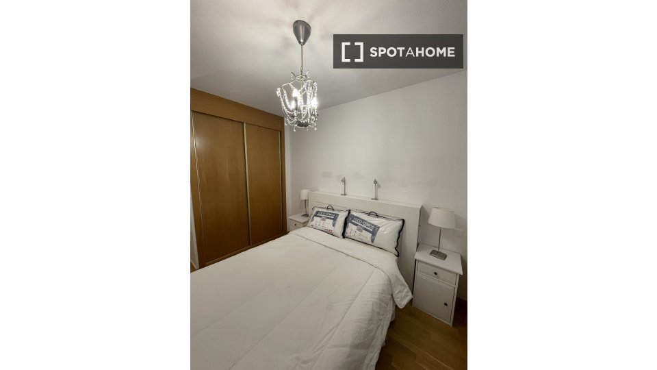 Double room Madrid, 1 bed, 90m² — photo 2