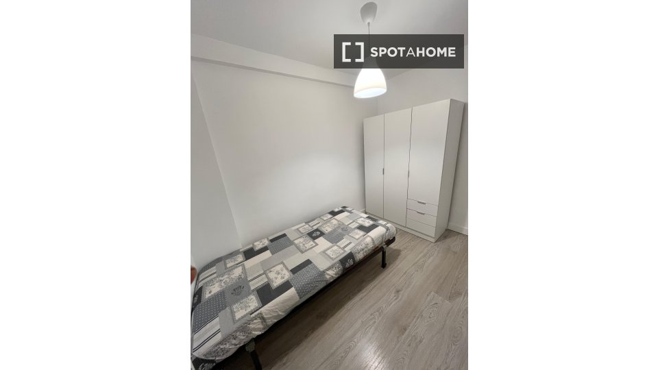 Double room Madrid, 2 beds, 50m² — photo 1