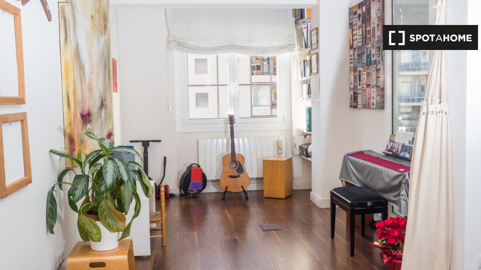 Apartment Barcelona, 4 beds, 121m² — photo 8