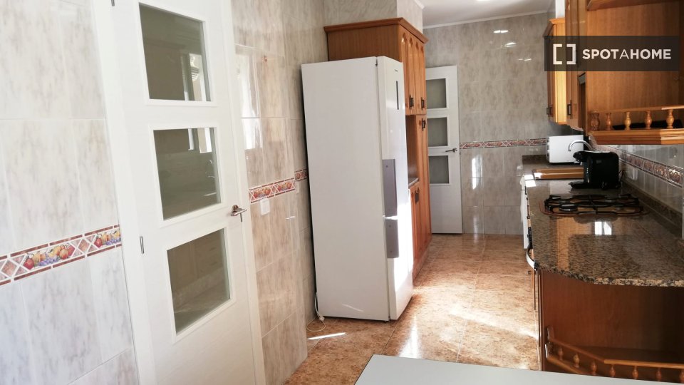 Double room Valencia, 4 beds, 150m² — photo 3