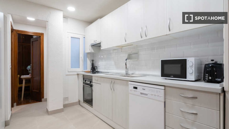 Double room Madrid, 6 beds — photo 44