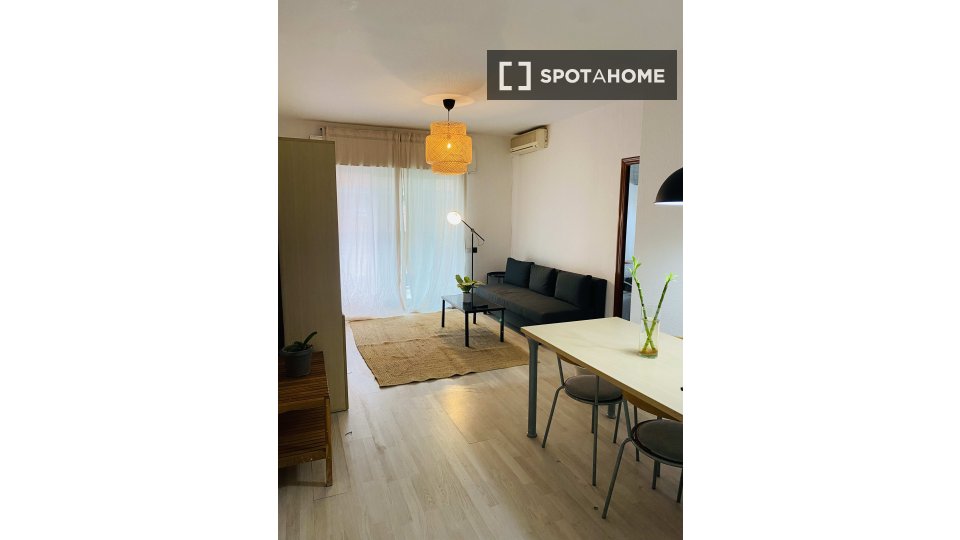 Apartment Barcelona, 3 beds, 90m² — photo 2
