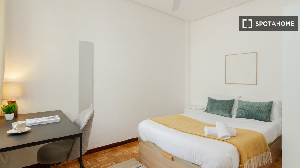 Double room Madrid, 6 beds — photo 28