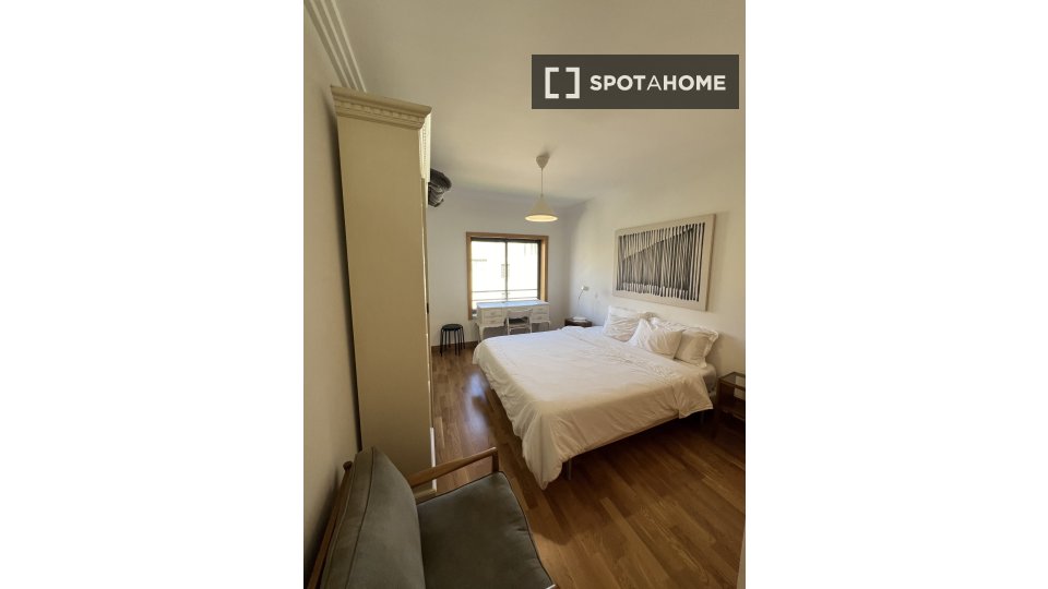 Apartment Lisbon, 3 beds — photo 19
