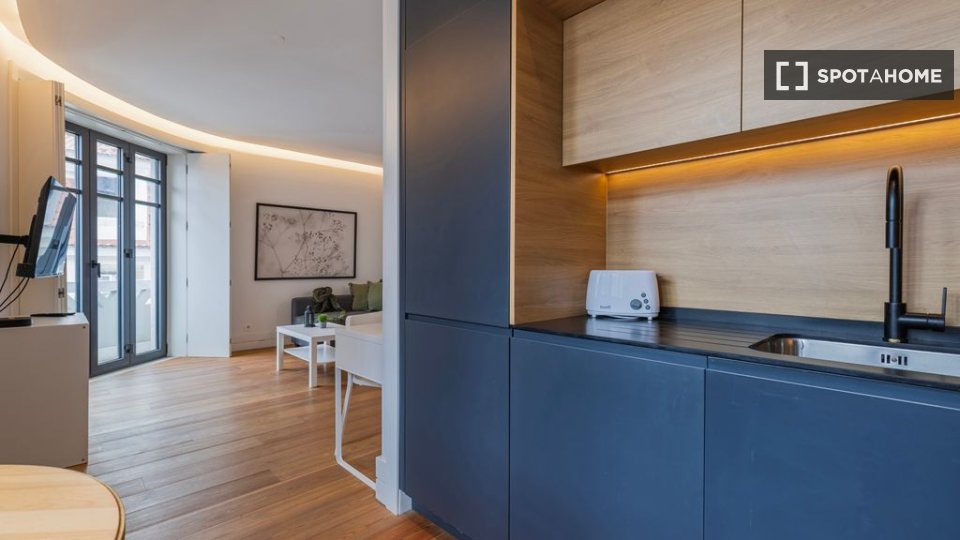 Apartment Lisbon, 1 bed — photo 5