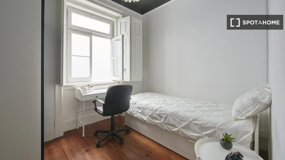 Double room Lisbon, 6 beds — photo 1