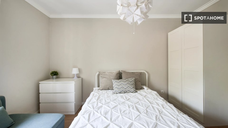 Double room Lisbon, 4 beds — photo 3
