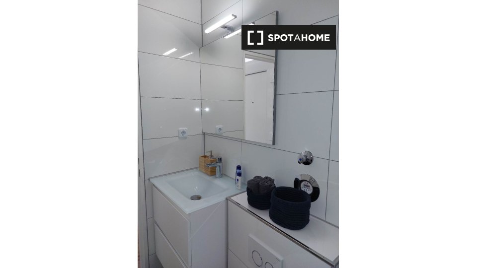 Apartment Hamburg, 1 bed, 34m² — photo 15
