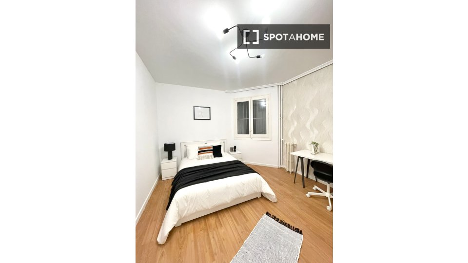 Double room Madrid, 5 beds — photo 38