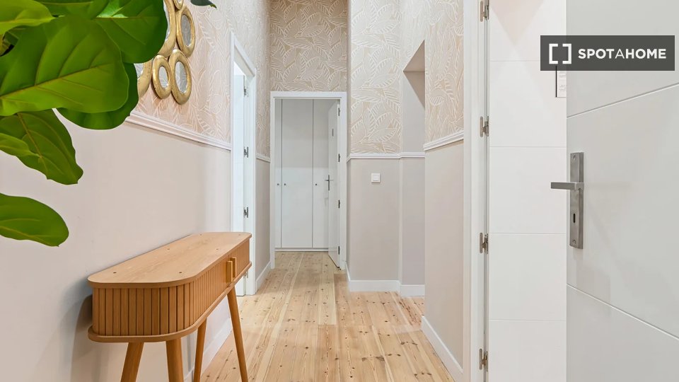 Double room Lisbon, 6 beds — photo 13