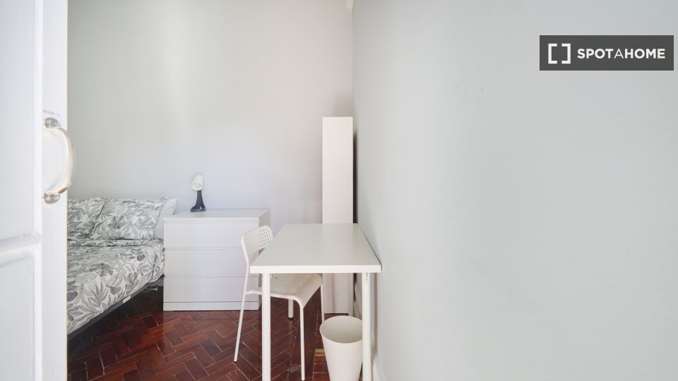 Double room Lisbon, 16 beds — photo 2