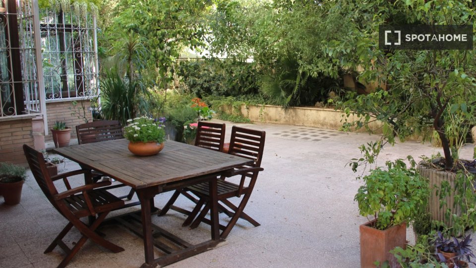 Double room Rome, 4 beds, 130m² — photo 36