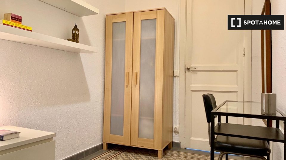 Double room Barcelona, 3 beds — photo 7