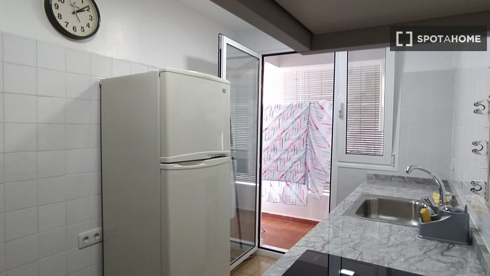 Apartment Valencia, 3 beds, 76m² — photo 13