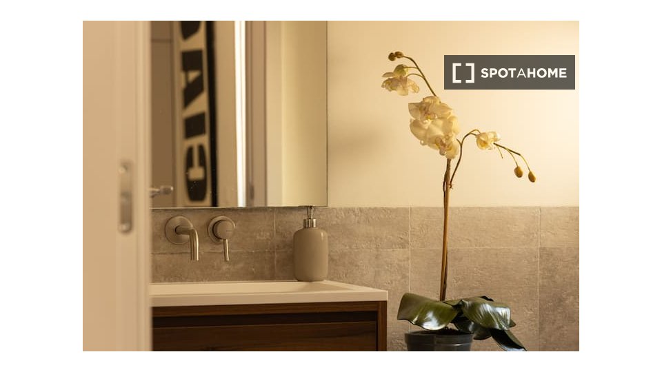 Apartment mono Lisbon, 77m² — photo 3