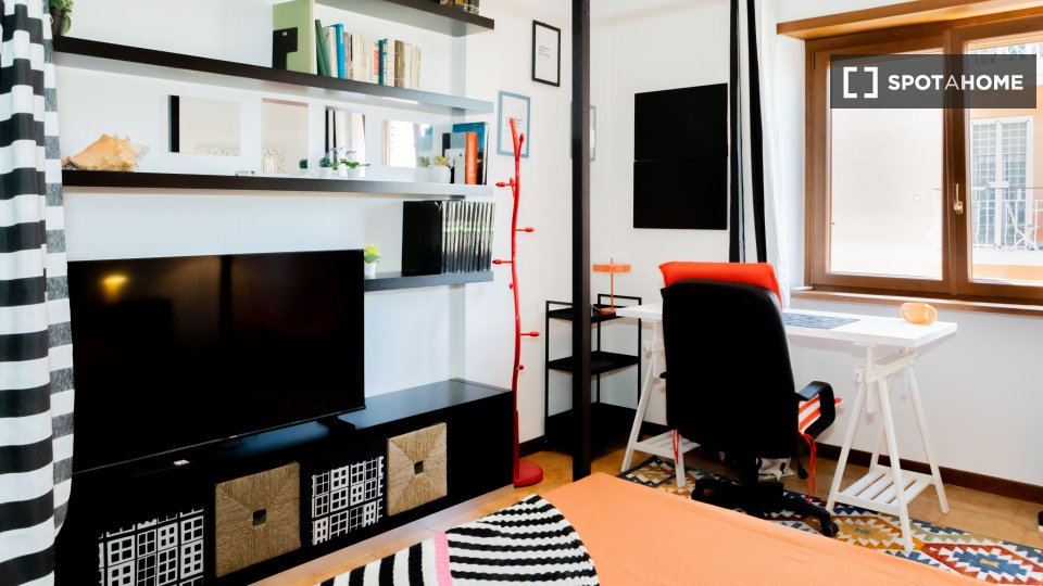 Double room Rome, 5 beds — photo 6