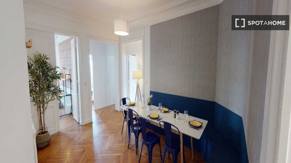 Double room Paris, 10 beds, 180m² — photo 18