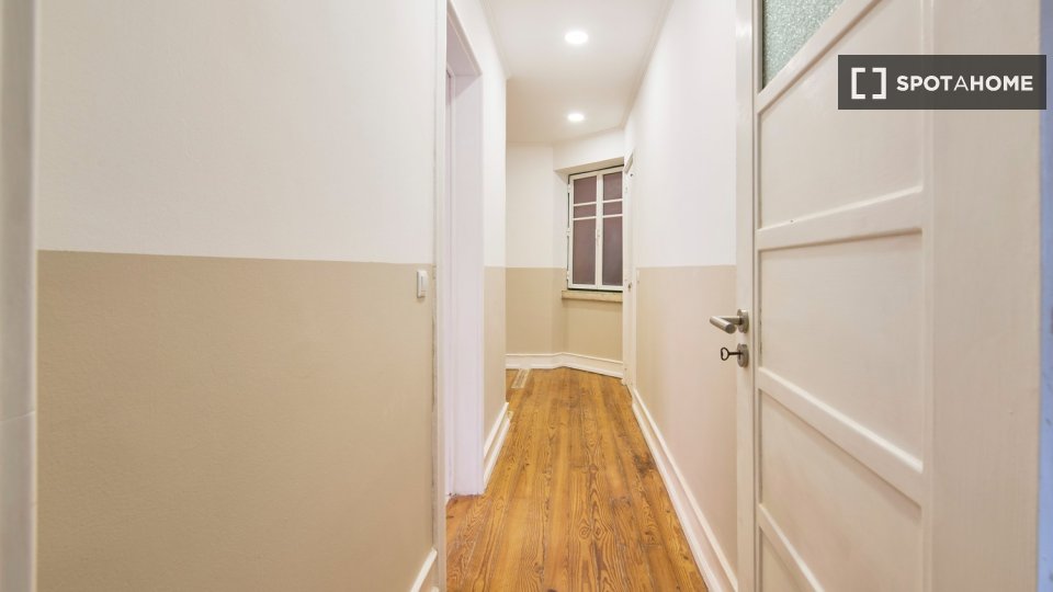 Double room Lisbon, 6 beds — photo 84
