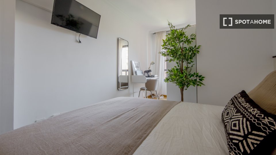Double room Madrid, 6 beds, 150m² — photo 6