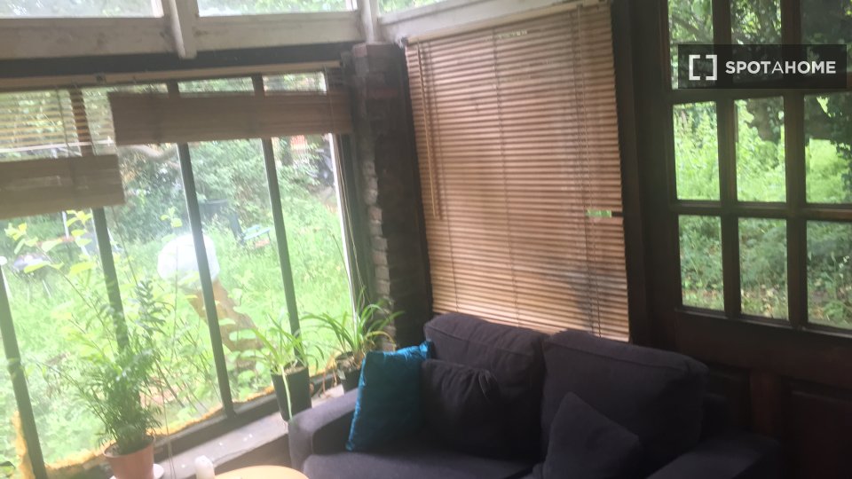 Double room London, 3 beds — photo 12