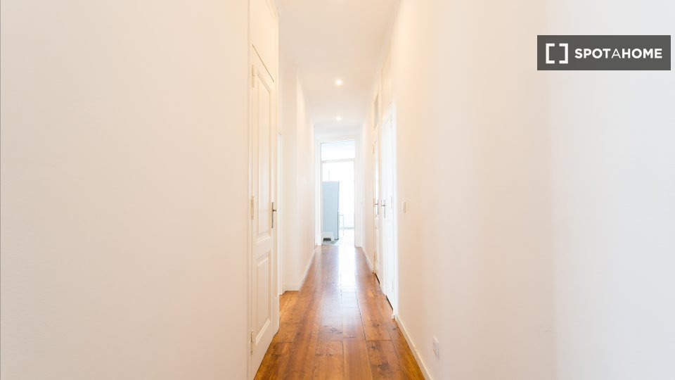 Double room Lisbon, 8 beds — photo 9