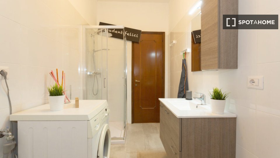 Double room Milan, 4 beds — photo 18