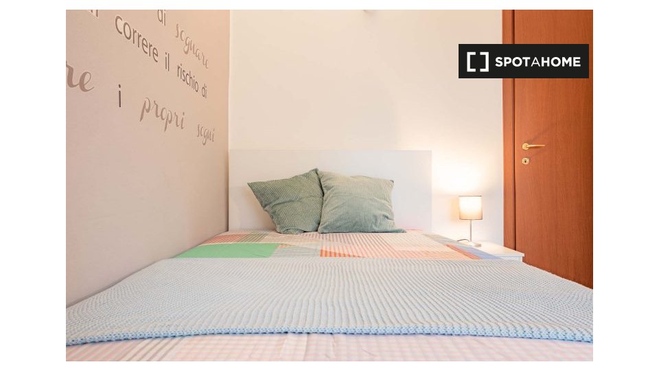 Double room Milan, 3 beds, 70m² — photo 10