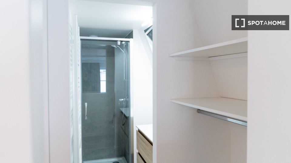 Double room Brussels, 6 beds — photo 17