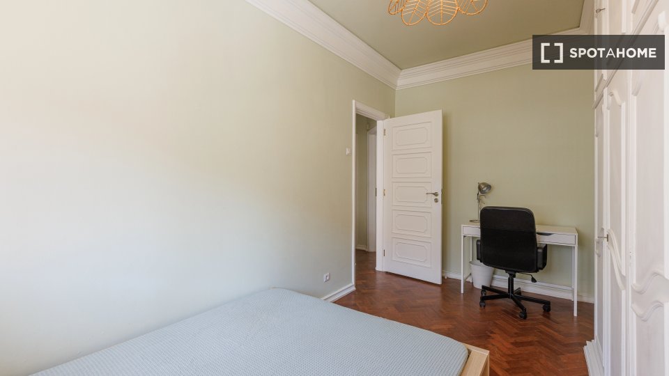 Double room Lisbon, 6 beds — photo 1