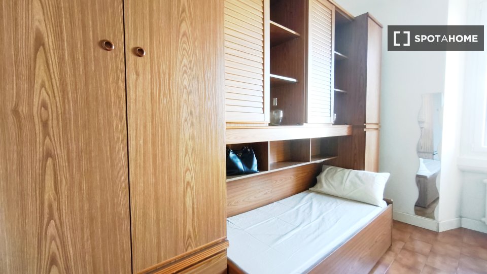 Double room Milan, 3 beds, 75m² — photo 1